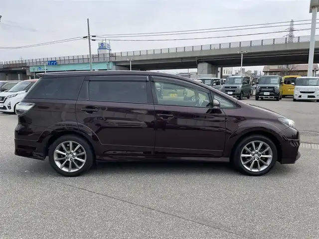 トヨタ ウィッシュ 2．0Z 石川県 2012(平24)年 8.5万km ブラキッシュレッドマイカ 社外ディスプレイオーディオ/HIDヘッドライト/ETC/純正アルミホイール/スマートキー/プッシュスタート/電動ミラー/クルーズコントロール/ステアリングリモコン/オートライト