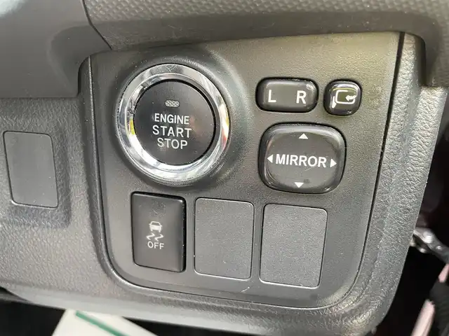 トヨタ ウィッシュ 2．0Z 石川県 2012(平24)年 8.5万km ブラキッシュレッドマイカ 社外ディスプレイオーディオ/HIDヘッドライト/ETC/純正アルミホイール/スマートキー/プッシュスタート/電動ミラー/クルーズコントロール/ステアリングリモコン/オートライト