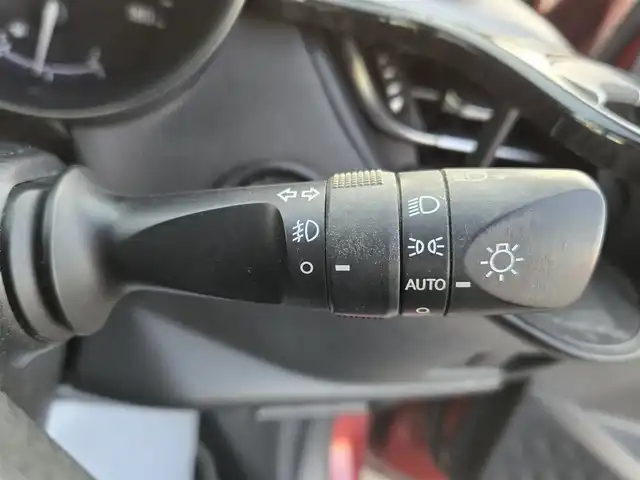 トヨタ Ｃ－ＨＲ G LEDエディション 鹿児島県 2017(平29)年 5.6万km センシュアルレッドマイカ クルーズコントロール　/純正ビルトインＥＴＣ　/純正前方ドライブレコーダー　/純正ＳＤナビ（ＮＳＺＴ－Ｙ６６Ｔ）　/バックカメラ　/Ｂｌｕｅｔｏｏｔｈオーディオ　/フルセグテレビ　/前後コーナーセンサー/D+N席シートヒーター/純正アルミホイール(18インチ)/横滑り防止装置/盗難防止装置/レーンキープアシスト/トヨタセーフティセンス/衝突被害軽減システム/エアバッグ(W＋サイド)