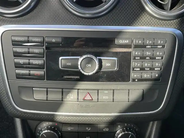 メルセデス・ベンツ Ａ１８０ 千葉県 2013(平25)年 5.8万km カルサイトホワイト 純正ナビ　/ＣＤ/Ｂｌｕｅｔｏｏｔｈ/ＵＳＢ　/フルセグＴＶ　/ハーフレザー　/クルーズコントロール　/バックカメラ　/パドルシフト　/コーナーポール/オートライト　/スマートキー　/ＥＴＣ