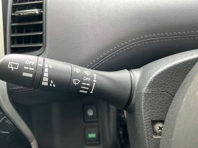日産 セレナ ハイウェイスター V 沖縄県 2020(令2)年 3.6万km 黒 禁煙車　/ＥＴＣ　/ドライブレコーダー　/両側電動スライドドア　/純正１６インチアルミホイール　/衝突被害軽減装置　/電動格納ドア　/ミラープッシュスタート＆スマートキー　/純正１０型ナビ　/フリップダウンモニター