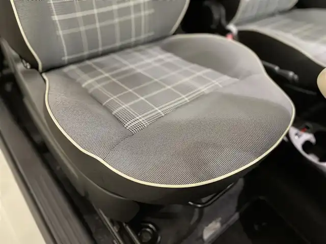フィアット ５００ 1．2 ポップ 静岡県 2018(平30)年 3.2万km 白 純正ディスプレイオーディオ/半革/Apple Carplay/純正14インチ/スタッドレス/ETC/スペアキー