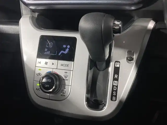 ダイハツ キャスト アクティバ G SAⅢ 沖縄県 2018(平30)年 6.3万km 赤 ワンオーナー/県外仕入/禁煙車/社外7インチナビ（BT/フルセグ/ラジオ/CD/DVD）/社外ETC/純正フロアマット/純正ドアバイザー/オートハイビーム/コーナーセンサー/LEDヘッドライト/純正15インチAW/ベンチシート/パワーモード/ヘッドライトレベライザー