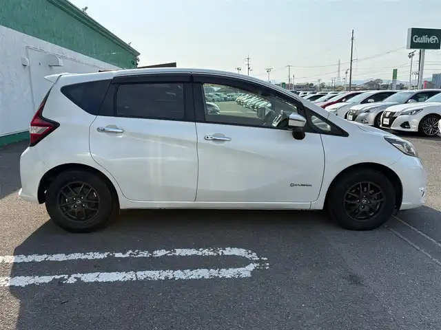 日産 ノート e－パワー X 徳島県 2017(平29)年 4.9万km ブリリアントホワイトパール 純正ナビ　MM316D-W/（AM/FM/BT/CD/DVD/SD/USB)/プッシュスタート/バックカメラ/アラウンドビューモニター/デジタルインナーミラー/コーナーセンサー前後/横滑り防止装置/レーンキープアシスト/オートライト/ハロゲンヘッドライト/衝突軽減システム