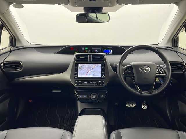 トヨタ プリウス S ツーリングセレ ブラックED 秋田県 2022(令4)年 5万km プレシャスブラックパール 4WD/純正ナビ/（FM/AM/Bluetooth）/バックカメラ/衝突軽減ブレーキ/レーンキープアシスト/レーダークルーズコントロール/前後コーナーセンサー/前席シートヒーター/ハーフレザーシート/オートマチックハイビーム/オートライト/フォグランプ/LEDヘッドライト/スマートキー/プッシュスタート/スペアキー/純正17インチアルミホイール/純正フロアマット/100ボルト電源