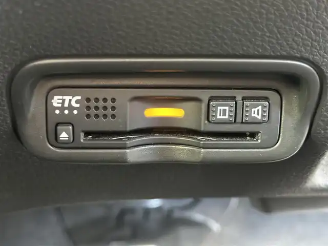 ホンダ ヴェゼル ハイブリッド Z ホンダセンシング 静岡県 2019(令1)年 6万km ミッドナイトブルービームM AIS検査済/ホンダセンシング/純正8インチインターナビ/・フルセグ/BT/CD/DVD/SD/USB/iPod/HDMI/前後ドライブレコーダー/ビルトインETC/バックカメラ/パドルシフト/ルーフレール/寒冷地仕様/クルーズコントロール追従有/ハーフレザーシート/・D/N席シートヒーター/革巻きステアリング/・ステアリングスイッチ/・オートライト/・オートワイパー/電動パーキングブレーキ/・ブレーキホールド/電動格納ミラー/・ウインカーミラー/スマートキー/・プッシュスタート/純正17インチアルミホイール/純正フロアマット/トノカバー/ドアバイザー