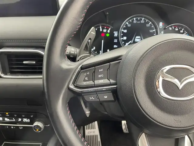 マツダ ＣＸ－５ XD ブラックトーンエディション 滋賀県 2021(令3)年 3.9万km スノーフレイクホワイトパールマイカ 禁煙車/ＢＯＳＥサウンドシステム/純正１０．２５型ナビ/【Bluetooth/フルセグＴＶ/USB】/３６０°ビューモニター/デジタルミラー/ＥＴＣ/パワーリフトゲート/シートヒーター/パワーシート/ハーフレザーシート/ｉ－ＡＣＴＩＶＳＥＮＳＥ/・ アドバンスト・スマート・シティ・ブレーキサポート（前方・歩行者対応）/・ スマート・シティ・ブレーキサポート（後退時）/・ レーンキープアシスト/・ 車線逸脱警報システム/・ アダプティブ・LED・ヘッドライト/・ ブラインド・スポット・モニタリング/・ リアクロストラフィックアラート/・ ドライバー・アテンション・アラート/・ マツダ・レーダー・クルーズ・コントロール/・ 交通標識認識システム/・ 前後パーキングセンサー/オートホールド/スマートキー/アイドリングストップ