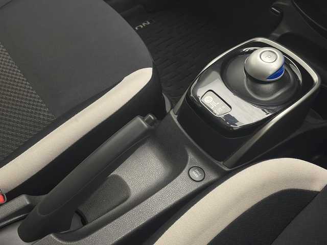 日産 ノート e－パワー X 宮崎県 2017(平29)年 6.7万km スーパーブラック 禁煙車/エマージェンシーブレーキ/純正ナビTV/（MM317D-W/CD/DVD/Bluetooth/フルセグTV)/純正LEDオートライト/純正フロアマット/アラウンドビューモニター/レーンディパーチャーアラート/スマートルームミラー/クリアランスソナー/ウインカードアミラー/オートエアコン/リアプライバシーガラス/ETC/インテリジェントキー/プッシュエンジンスタート/新車時保証書/取扱い説明書