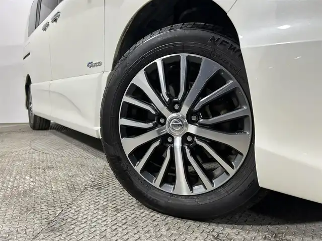 日産 セレナ HWS S HV Vセレ +SeftyⅡ 大阪府 2015(平27)年 4.1万km ブリリアントホワイトパール 社外ナビ(地デジ/CD再生) 衝突軽減 両側パワースライドドア 全方位カメラ ETC クルコン クリアランスソナー オートライト リアオートエアコン スマートキー プッシュスタート 電格ミラー ABS