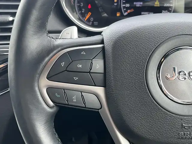 クライスラー・ジープ ジープ グランドチェロキー LTD 静岡県 2019(令1)年 3.6万km 白 レザーシート/電動リアゲート/ブラインドスポットアシスト/純正ナビ/(Bluetooth/CarPlay/フルセグ)/衝突被害軽減システム/バック/フロント/サイドカメラ/アダプティブクルーズコントロール/レーンキープアシスト/パーキングアシスト/ダウンヒルアシストコントロール/メモリー付パワーシート/シートヒーター/エアコン/スマートキー/ETC/ドライブレコーダー/純正フロアマット/純正18インチアルミホイール/保証書/取扱説明書/スペアキー/社外22インチ夏タイヤAW 有り