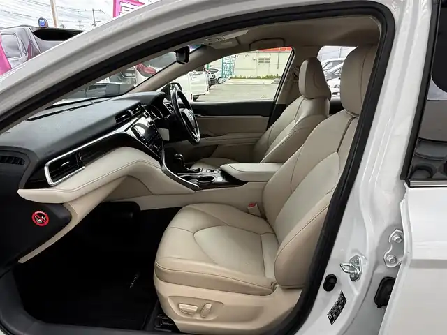トヨタ カムリ G レザーパッケージ 大阪府 2018(平30)年 4.4万km プラチナホワイトパールマイカ 衝突軽減システム/純正ナビ/モデリスタエアロ/本革シート/レーダークルーズコントロール/シートヒーター/フルセグTV/CD DVD/Bluetooth/バックカメラ/パワーシート/コーナーセンサー/純正アルミホイール/ブラインドスポットモニター/LEDヘッドライト/オートマチックハイビーム/ドライブレコーダー/ETC/ステアリングスイッチ/スマートキー/プッシュスタート