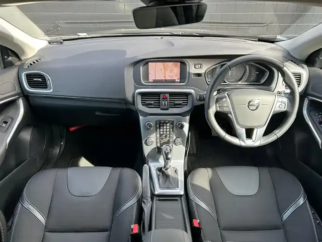ボルボ Ｖ４０ D4 ダイナミックエディション 宮城県 2018(平30)年 2.9万km 黒 純正ナビＴＶ/・フルセグ・ＵＳＢ・ＢＴ・ＣＤ・ＤＶＤ/バックカメラ/電動メモリーシート/左右シートヒーター/LEDヘッドライト/アダプティブクルーズコントロール/レーンキープアシスト/ブラインドスポットモニター/パドルシフト/ステアリングスイッチ/ＥＴＣ/純正１８インチＡＷ/スマートキー/マニュアルモード付ＡＴ/オートライト・オートハイビーム