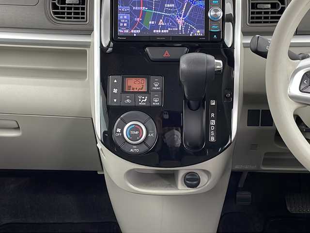 ダイハツ タント X 新潟県 2017(平29)年 9.8万km ファイアークォーツレッドM 4WD/社外SDナビ/(AM/FM/CD/DVD/フルセグ/Bluetooth)/片側パワースライドドア/運転席シートヒーター/冬タイヤ積込/(155/65/R14/7mm)/横滑り防止装置/アイドリングストップ/スマートキー/ETC