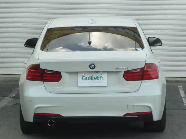 ＢＭＷ ３２０ｉ Mスポーツ 和歌山県 2014(平26)年 2.2万km アルピンホワイトⅢ 純正HDDナビ/（CD/DVD/BT/AUX/USB）/インテリジェントセーフティ/レーンディパーチャーウォーニング/クルーズコントロール/バックカメラ/バックセンサー/ルームミラー、一体型ETC/前席パワーシート/純正HIDヘッドライト/純正18インチAW/スペアキーX1/取扱説明書/保証書