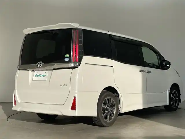 トヨタ ノア Si ダブルバイビーⅡ 沖縄県 2020(令2)年 4.5万km ホワイトパールクリスタルシャイン 純正１０インチナビ/後席モニター/バックカメラ/ＨＤＭＩ端子/クルーズコントロール/フルセグＴＶ/ドライブレコーダー/ハーフレザーシート/両側電動スライド/レーンキープアシスト/ＬＥＤヘッドライト/衝突軽減装置