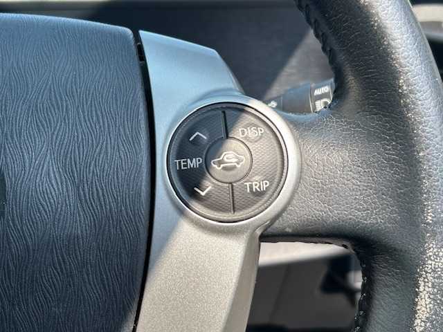 トヨタ アクア G 大阪府 2012(平24)年 10.2万km ライムホワイトパールクリスタルシャイン ナビ　/フルセグ　/Bluetooth　/バックカメラ　/シートヒーター　/ETC　/スマートキー　/純正フロアーマット　/モデリスタフロントリップ　/LEDヘッドライト　/オートライト　