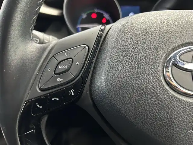 トヨタ Ｃ－ＨＲ S 鹿児島県 2017(平29)年 7.5万km ブラックマイカ アルパイン9インチナビ/・Bluetooth/・フルセグTV/・CD/DVD/バックカメラ/ETC/トヨタセーフティセンス/オートライト/ステアリングリモコン/レーダークルーズコントロール/フルオートパワーウィンドウ/ドアノブプロテクター/ハロゲンライト/レベライザー/純正フロアマット/純正17インチアルミ/オートホールド/プッシュスタート/ドアバイザー