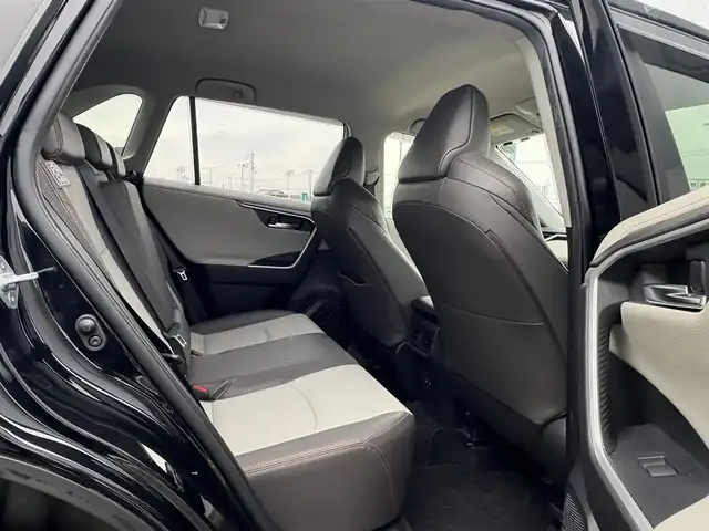 トヨタ ＲＡＶ４ アドベンチャー 徳島県 2019(令1)年 5.6万km アティチュードブラックマイカ 純正ナビゲーション/（AM/FM/HDMI/TV）/フルセグTV/バックカメラ/ETC/ドライブレコーダー/デジタルインナーミラー/プッシュスタート/スマートキー/純正フロアマット/4WD/TRDエアロ