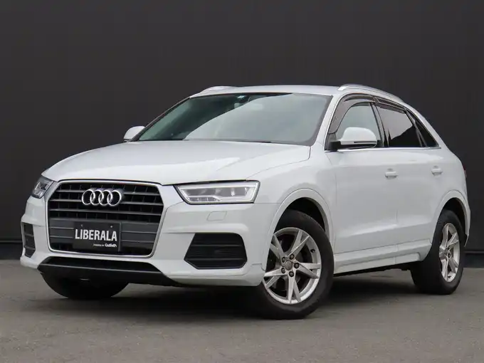 新着情報“Ｑ３1．4TFSIスポーツ”2016年式グレイシアホワイトメタリック入荷しました！
